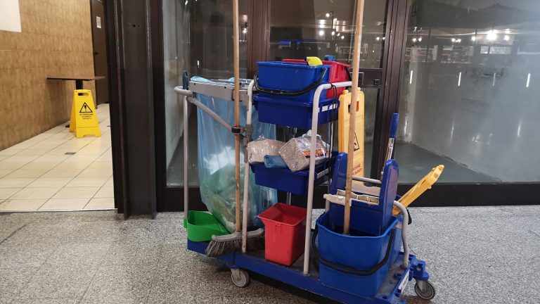chariot de nettoyage